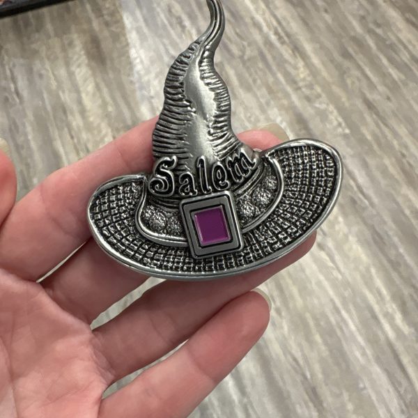 Salem Witch Hat w/ Purple Gem Magnet