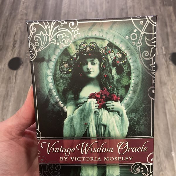 Vintage Wisdom Oracle