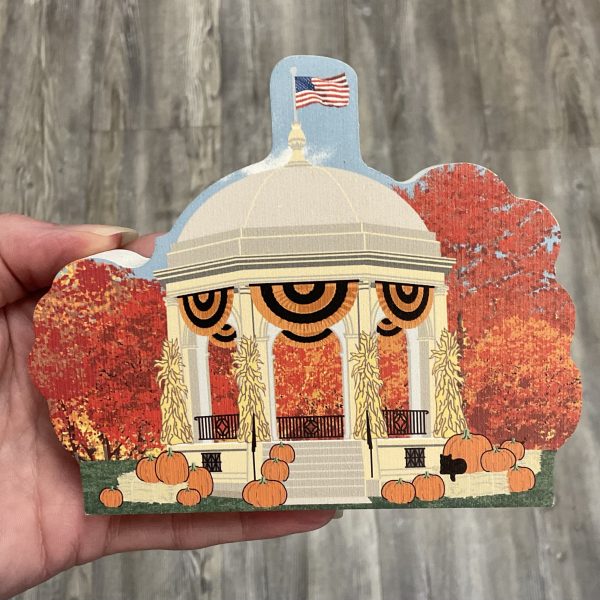 Salem Common Bandstand in Autumn Cat’S Meow Village